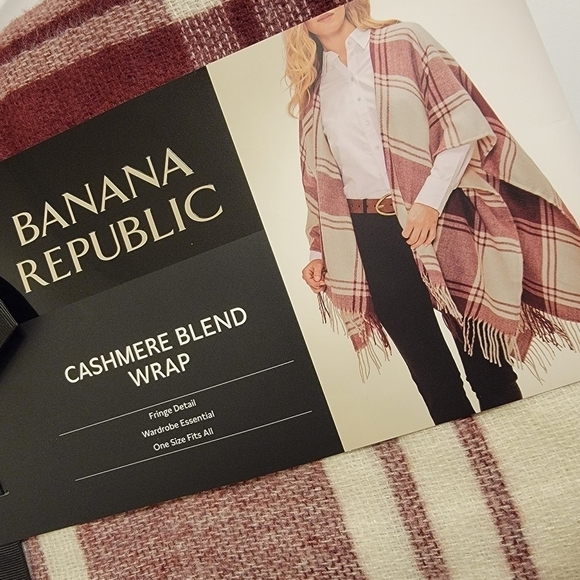 Banana Republic Accessories - NWT Banana Republic Cashmere Blend Wrap